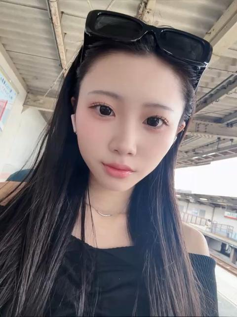 イイね♡1000達成でライブ配信中80円値引き中 1800万ユーザーが使うライブ＆動画コミュニティアプリ ミクチャ