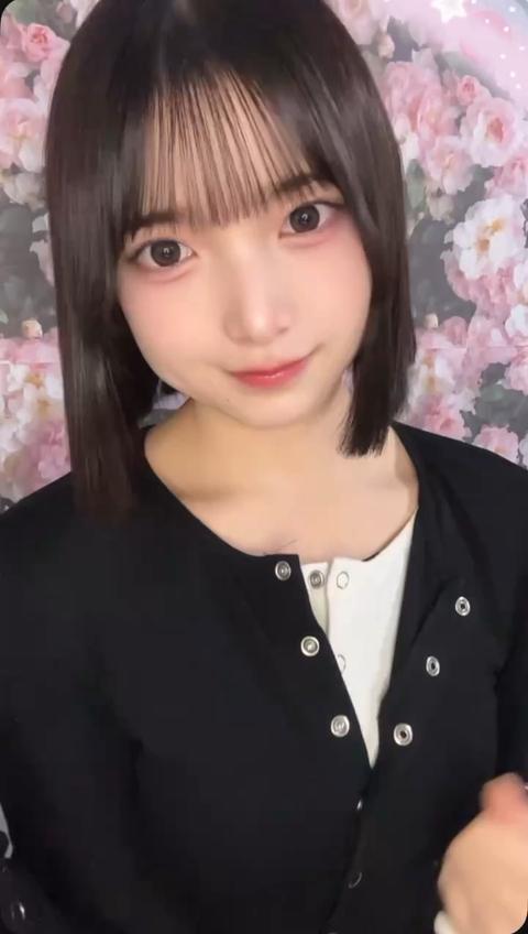 中学2年生14歳のHanaです🎀特技はウィンクで配信中によくウィンクをします😉💫💫私は話すこと、寝ること、食べることが大好きです💞 誰かの心の ...
