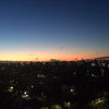 こう
