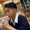 こう